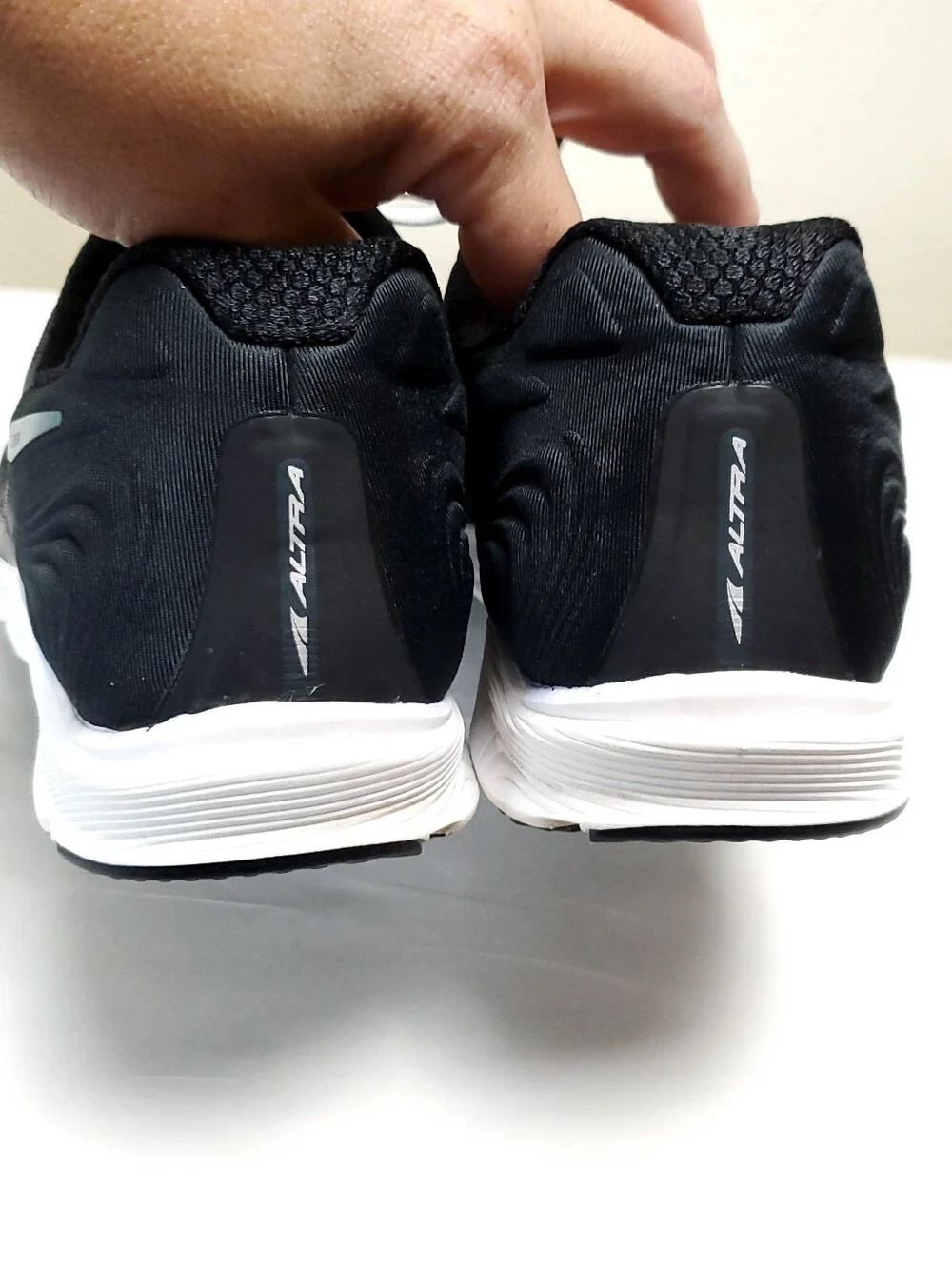 ALTRA Torin 5 Wide Toe Box Black Sneakers Earth Walker Womens 10.5
